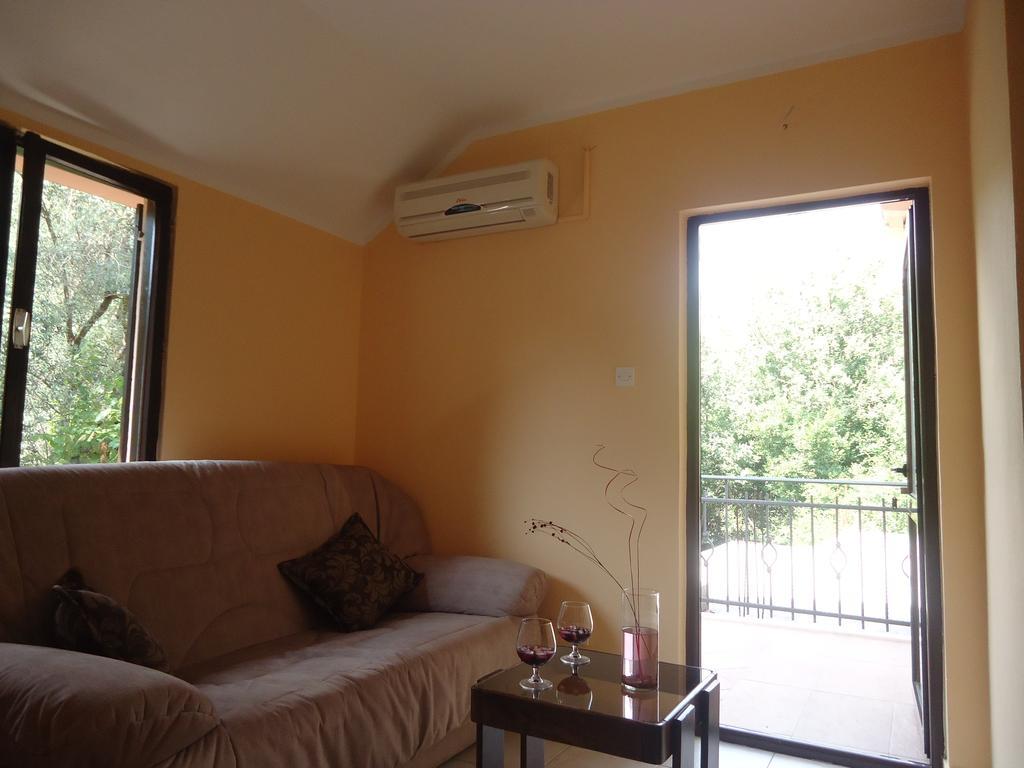 Apartments And Bungalows Mimoza Baosici Herceg Novi Kamer foto