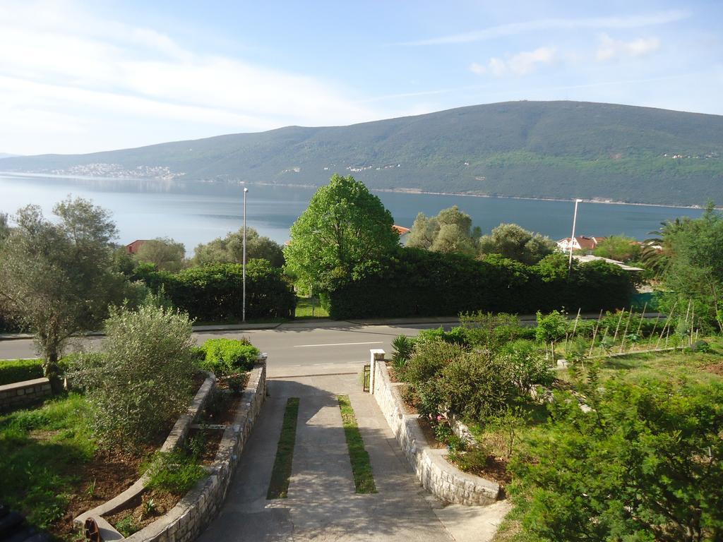 Apartments And Bungalows Mimoza Baosici Herceg Novi Buitenkant foto