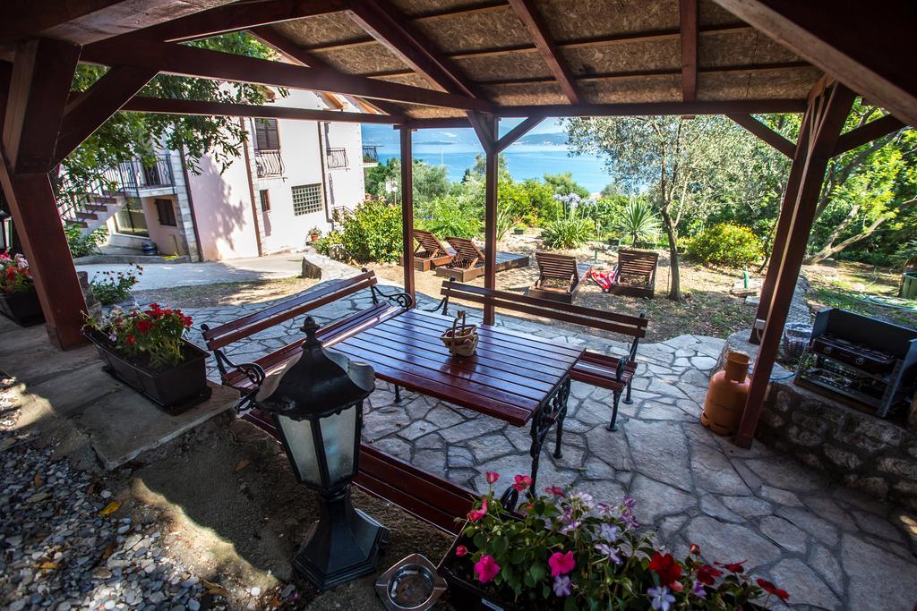 Apartments And Bungalows Mimoza Baosici Herceg Novi Buitenkant foto
