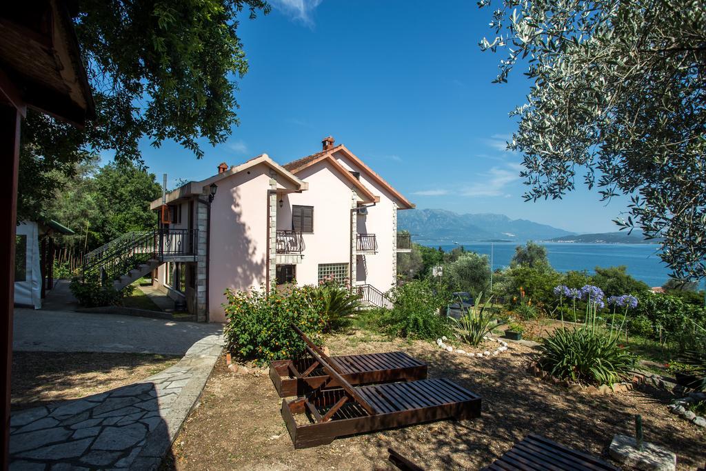 Apartments And Bungalows Mimoza Baosici Herceg Novi Buitenkant foto
