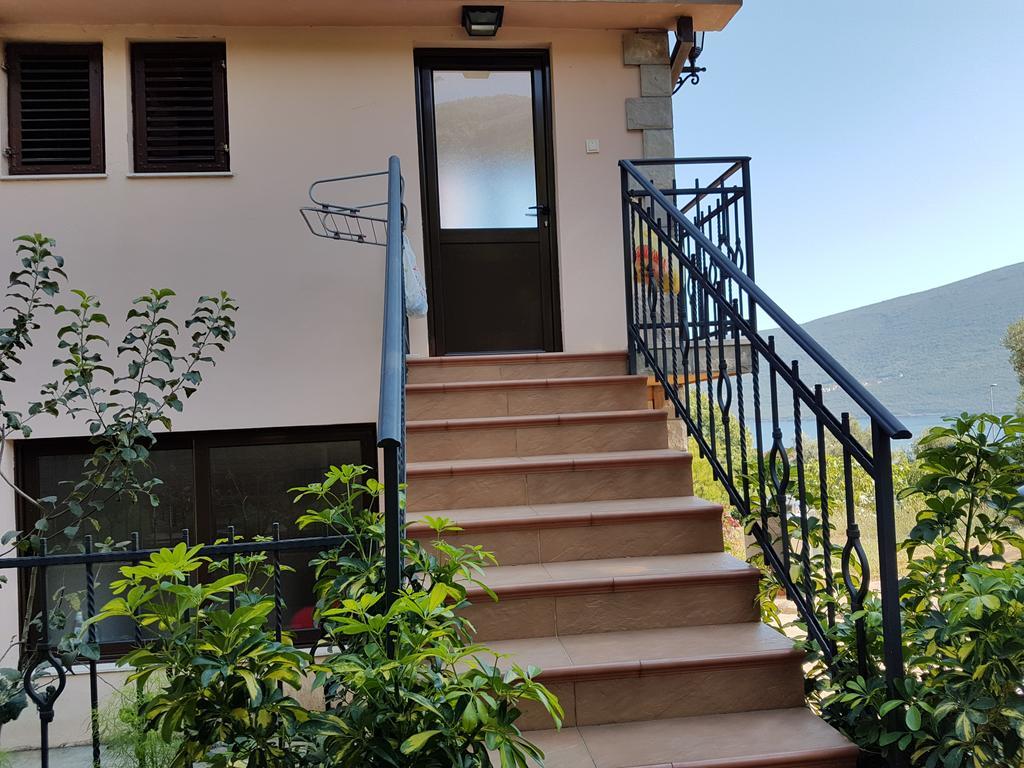 Apartments And Bungalows Mimoza Baosici Herceg Novi Buitenkant foto