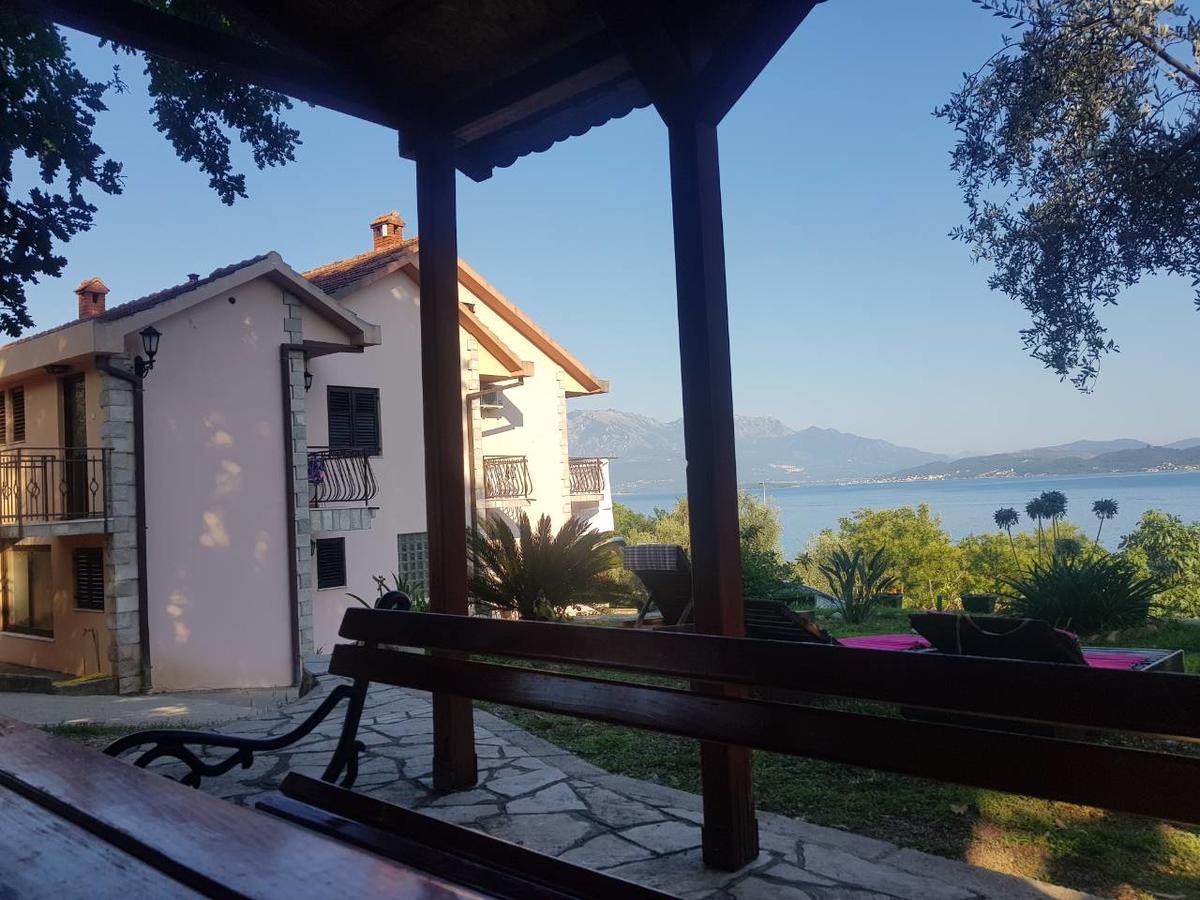 Apartments And Bungalows Mimoza Baosici Herceg Novi Buitenkant foto