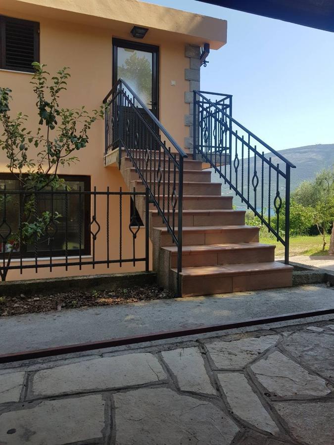 Apartments And Bungalows Mimoza Baosici Herceg Novi Buitenkant foto